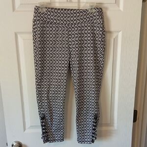 Venus Black and White Geometric Lattice Print Pullon Women's Crop Pants, Size 2